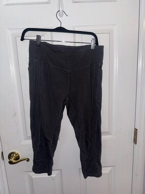 Charcoal Gray Athletic Capri Leggings